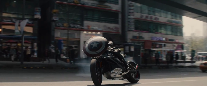 Illustration for article titled Avengers Age of Ultron Trailer Screengrabs: There are no strings